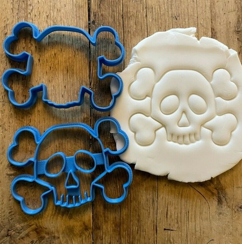 Skull and cross bones pirate